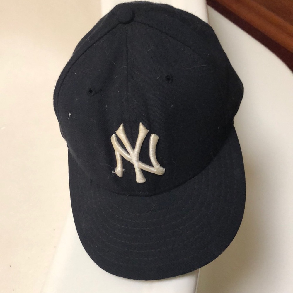 SOLD      NY CAP  UNISEX